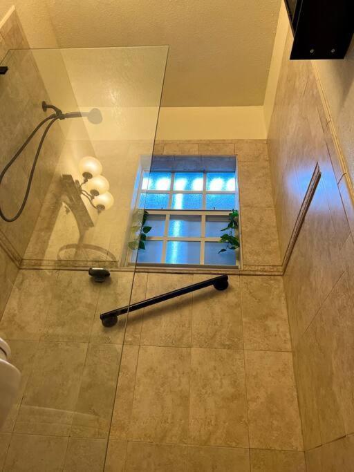 Cozy 1-Bedroom Rental In Маями Екстериор снимка